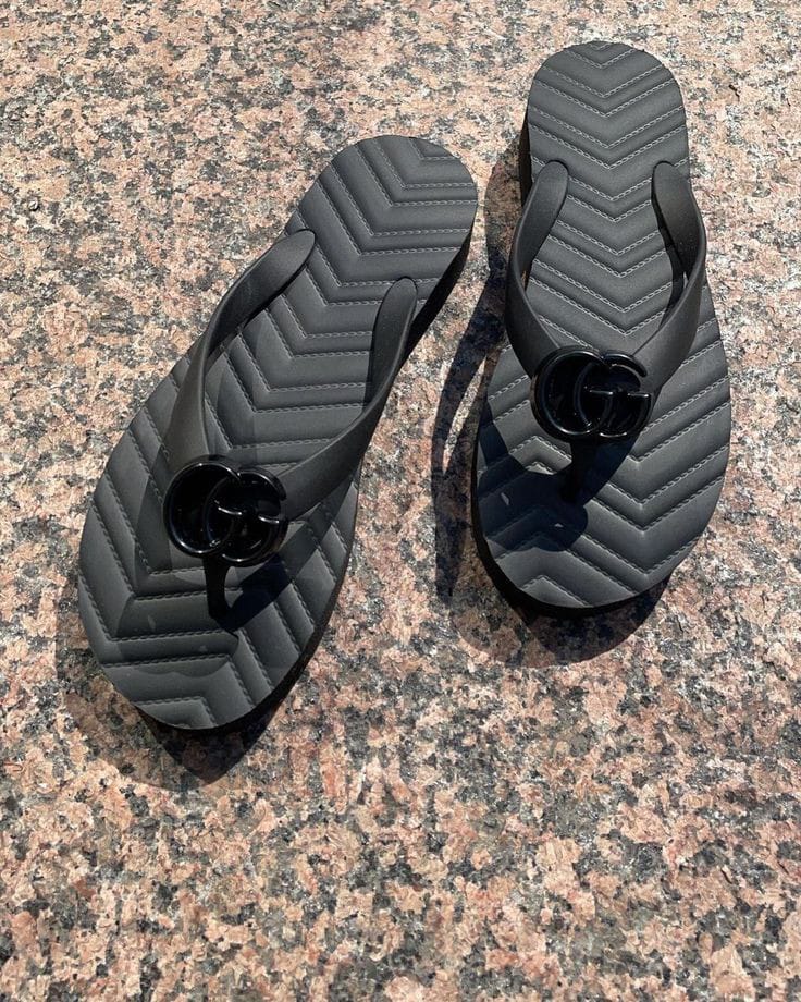 Gucci flip flip
