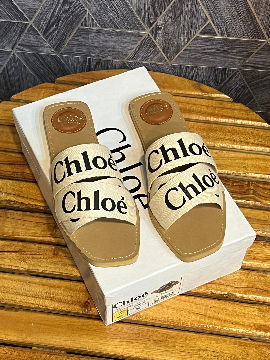 Chloe flat